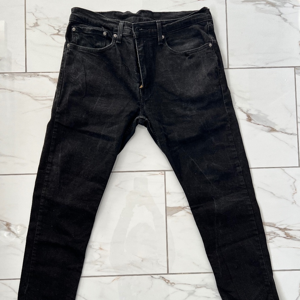 LEVI JEANS